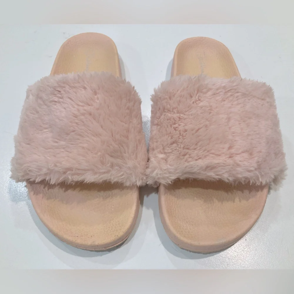 Pink Fuzzy Slides - Picture 3 of 4